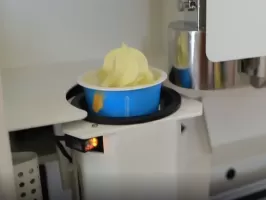 ¿Por qué la velocidad de dispensación de las máquinas expendedoras automáticas de helados tiene un gran impacto en la experiencia real?